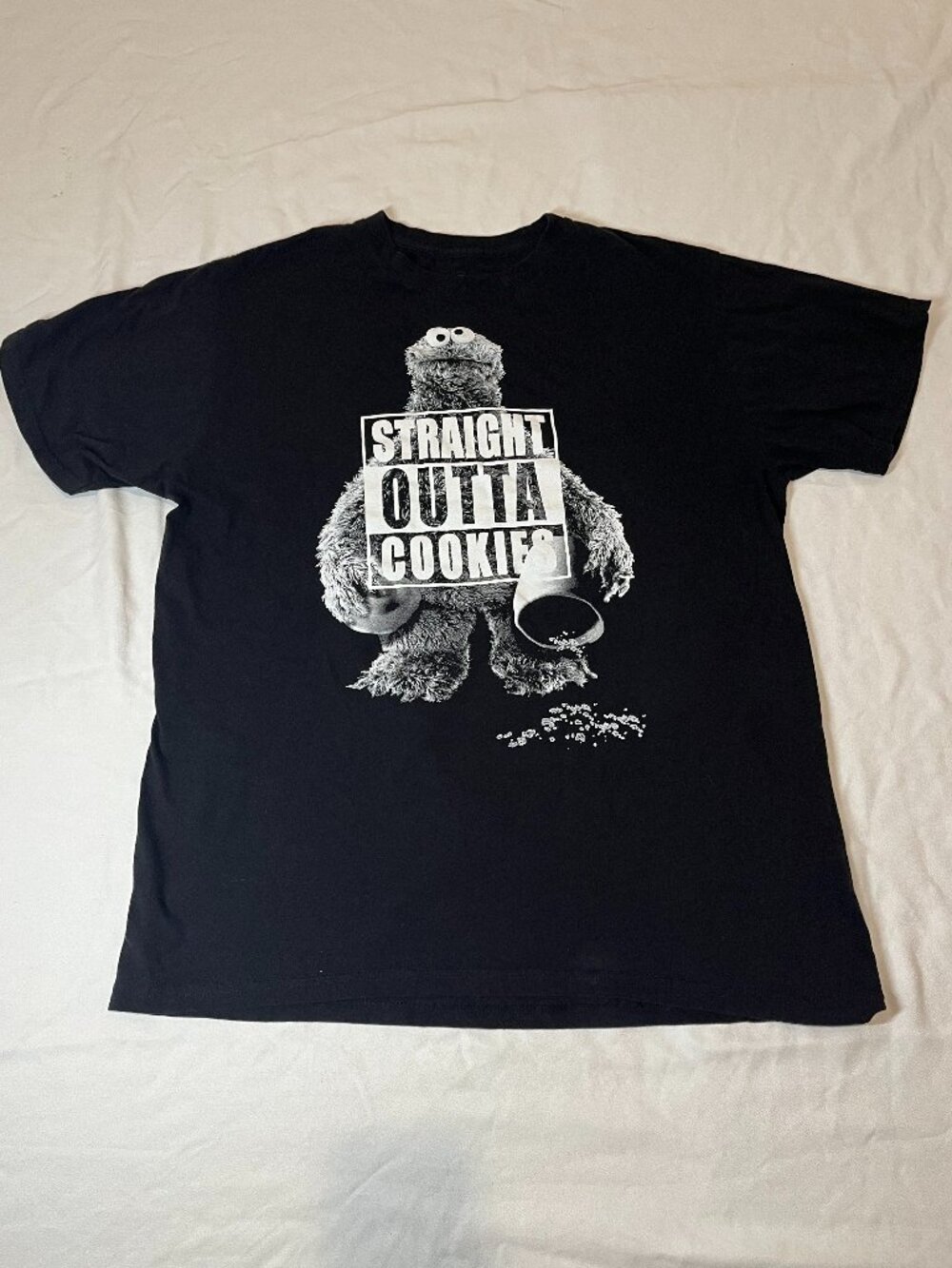 Sesame Street Cookie Monster "Straight Outta Cookies" Black Graphic Tee Size L
